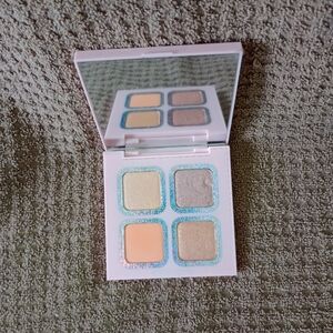 Kylie Cosmetics Kourt Pressed Powder